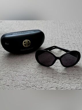 House of Harlow 1960 Black Oversized Round Women's Sunglasses with Case